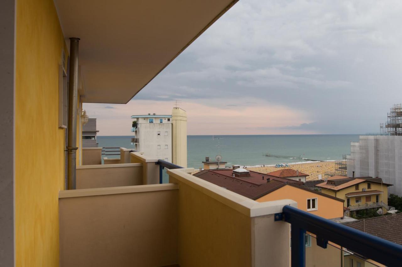 Hotel Brioni Mare Lido di Jesolo Exterior foto